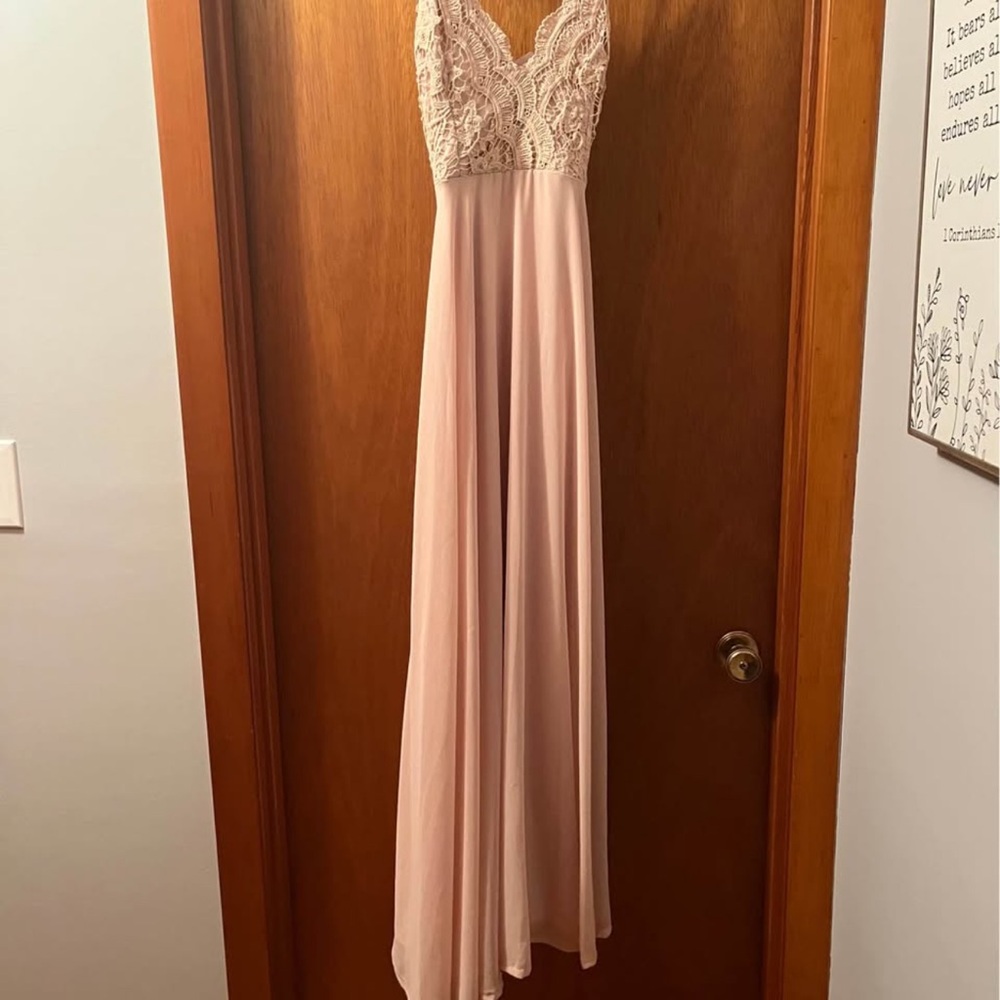 Elegant Pink Lace Evening Gown